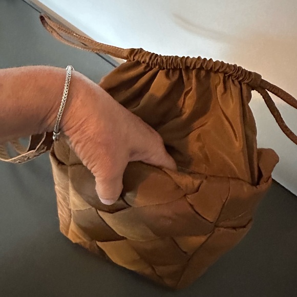 Vince Camuto Audri nylon crossbody shoulder bag - Picture 3 of 14